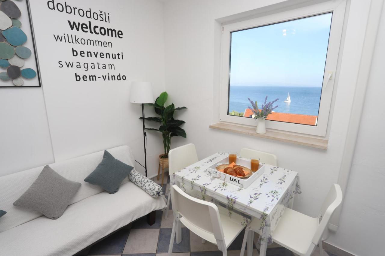 Apartment Relaxing Sea View, Okrug Gornji Eksteriør billede